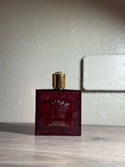 Versace Eros Eau de Parfum 100ml – Elegante, Seductor y Duradero