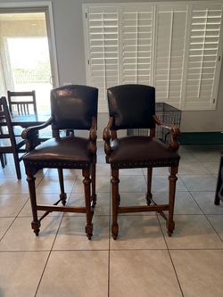 2 Barstools