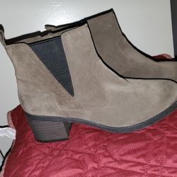 Size 8w Women's Clark's, Like New