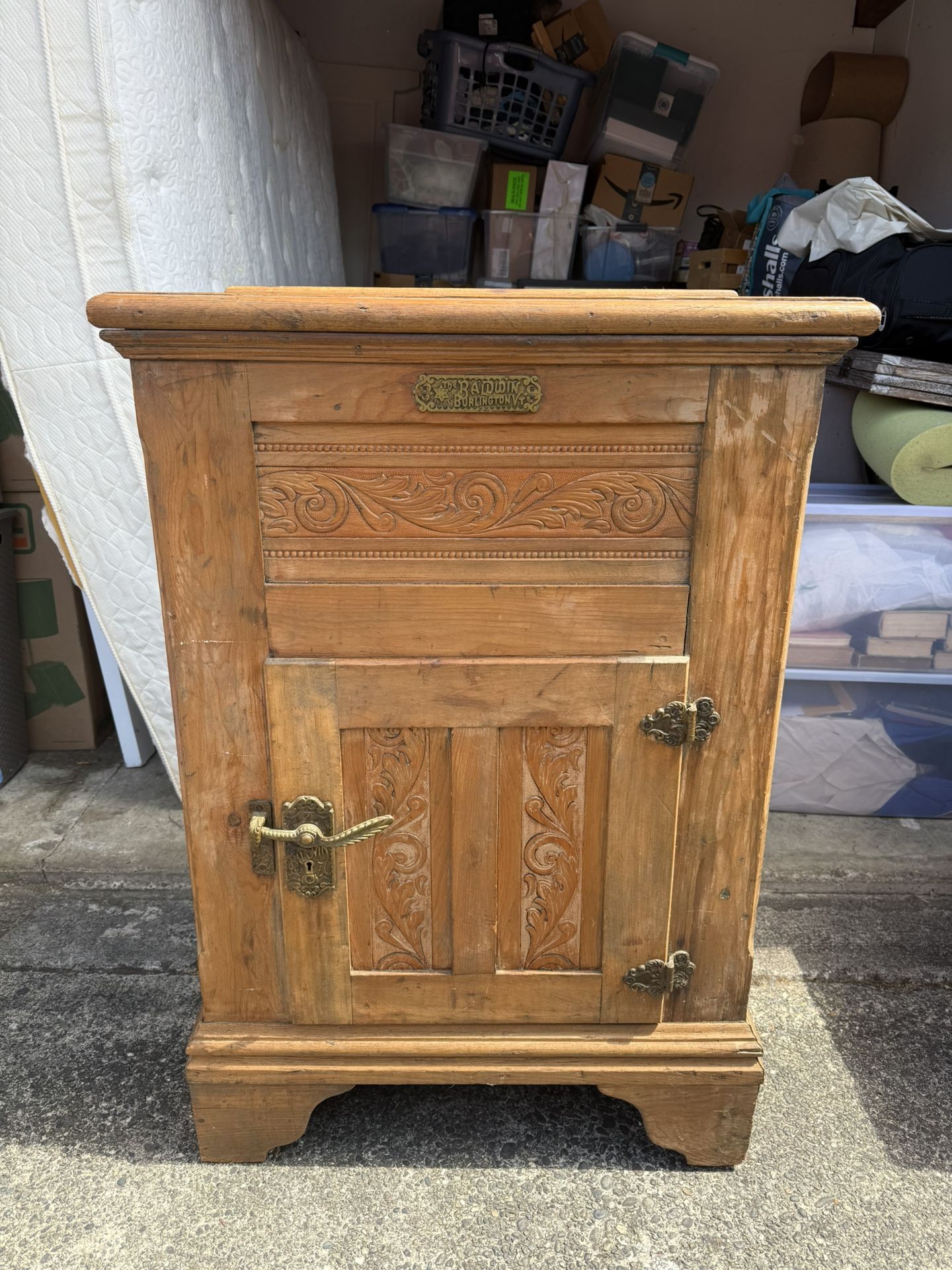 Vintage ICE Chest