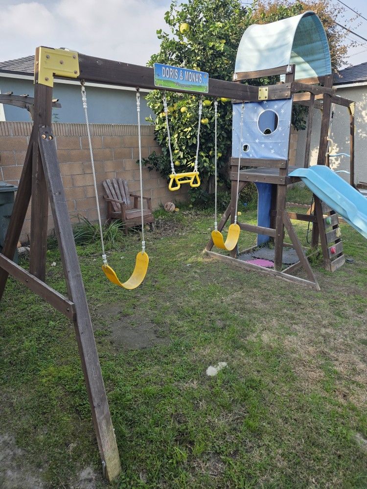 Free swing Set