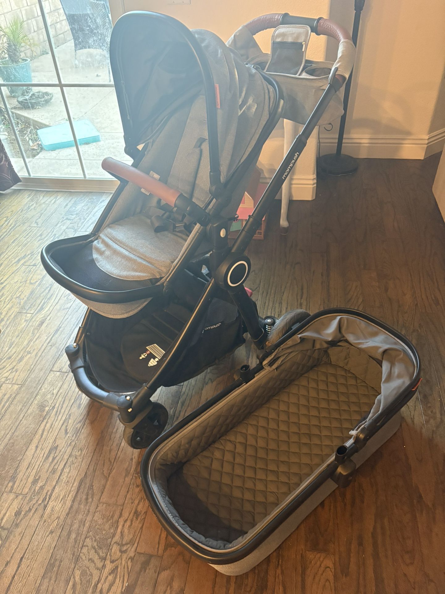 Mompush Baby Stroller & Bassinet - Excellent Condition