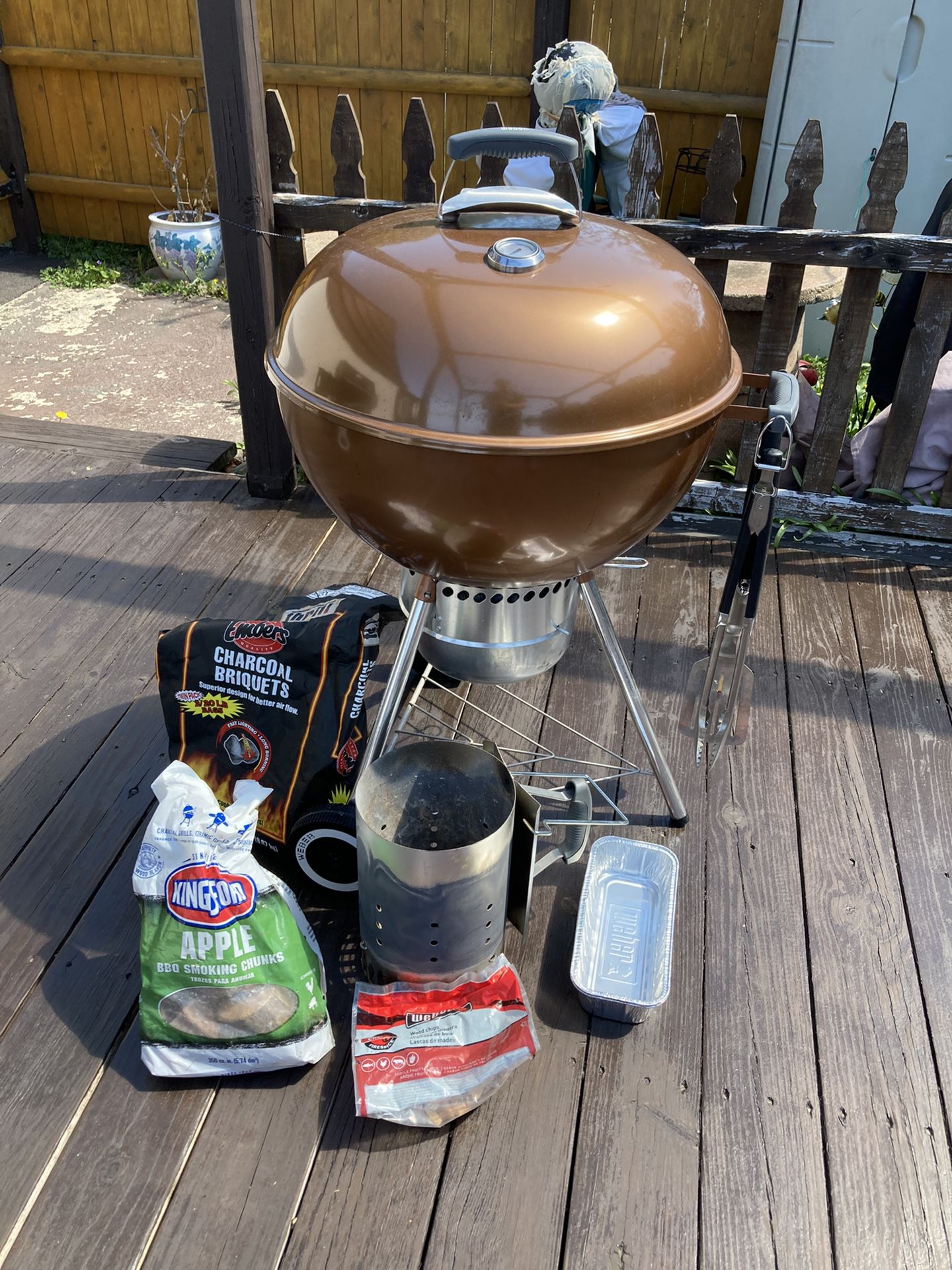 død labyrint fumle Weber Charcoal Grill for Sale in Lynn, MA - OfferUp