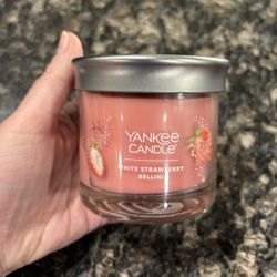 NEW YANKEE CANDLE WHITE STRAWBERRY BELINI CANDLE $8!