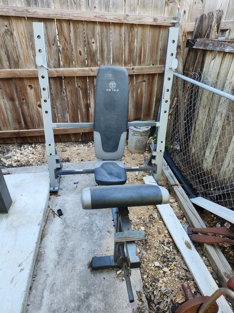 Gold s Gym XR 18.9 Weight Bench for Sale in San Antonio TX OfferUp