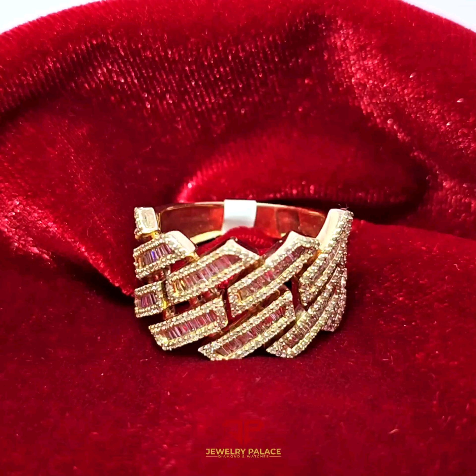 Elegant Gold Ring on Velvet 10K Yellow Gold 2.50ctw Diamond