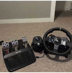 Logitech G920 Xbox Driving Force Racing Wheel for Xbox One and PC with shifter