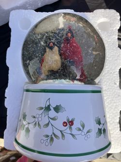 Pfaltzgraff Winterberry Cardinal Snow Globe