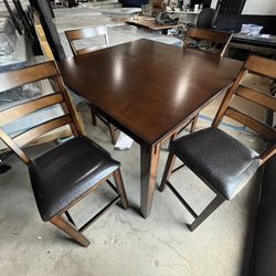 New 5pc Ashley’s Furniture Dinning Table Set Including Chairs ⭐️ Shop Now Pay Later ⭐️ Only $39 To Finance ⭐️