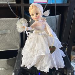 Vintage Effanbee Doll ( Bride ) 