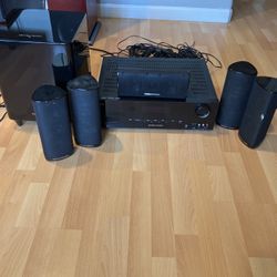 Harman Kardon AVR 700 A/V Receiver 5.1 Channel With Remote Bundle 