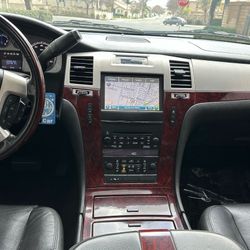 2011 Cadillac Escalade ESV Luxury 