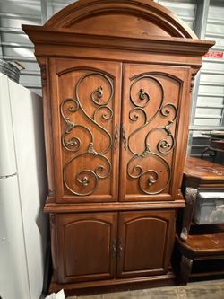 Antique Wood Amoire/Entertainment System
