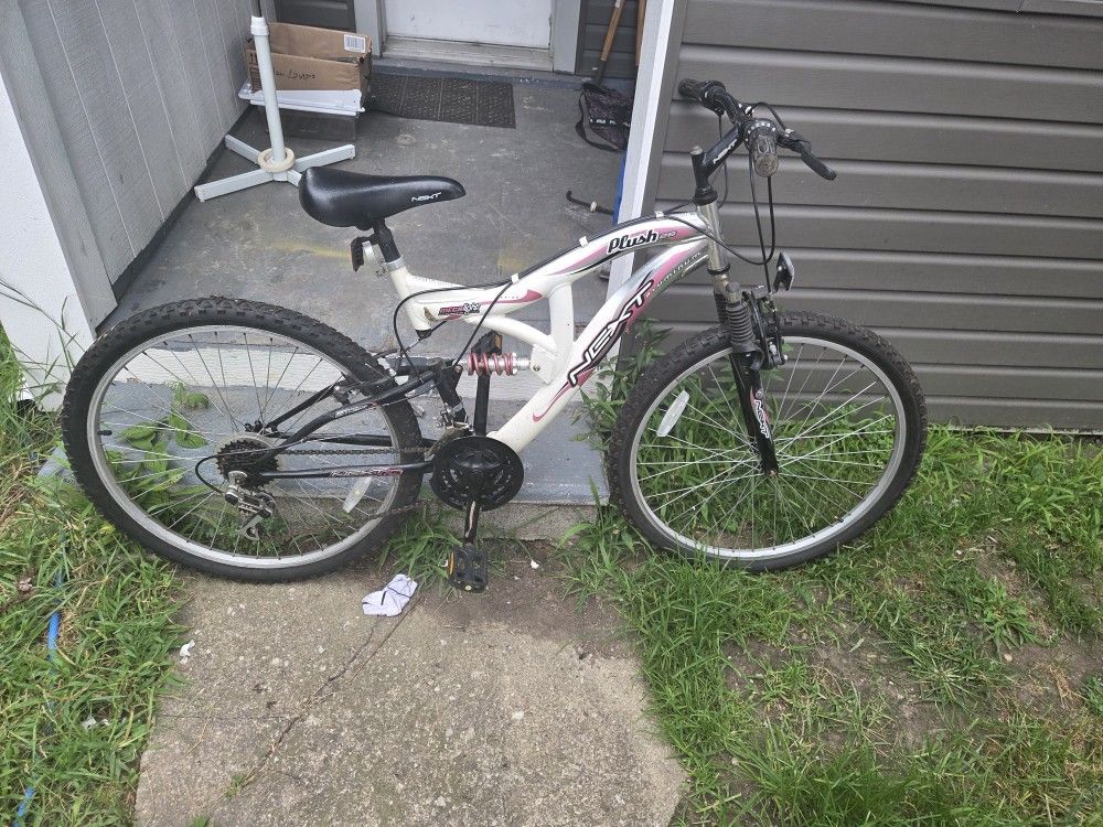 Plush 21 Speed 16" Featherweight AT Bike