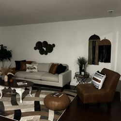 Everything Is For Sale All Almost New Used For Staging Homes