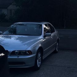 2003 BMW 525i