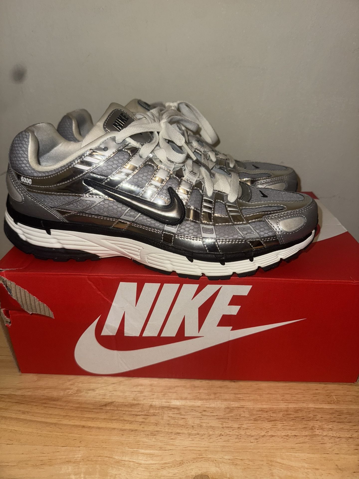NIKE P-6000 | SIZE 9.5