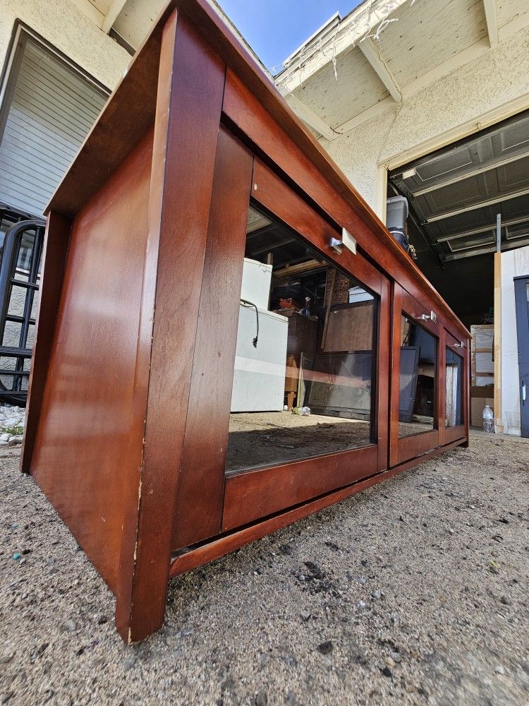 NICE TV STAND
