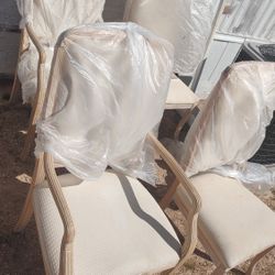 4 White Dinning Chairs 