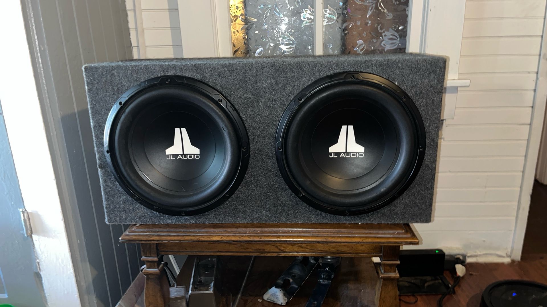 JL AUDIO 12 Inch Speaker With Built In 1500 Watt Evolution Amp