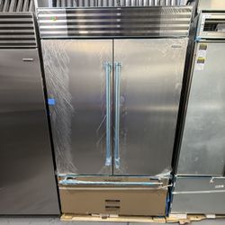 New 48" Classic French Door Refrigerator/Freezer with Internal Dispenser Model # CL4850UFDID/S MSRP $16,835