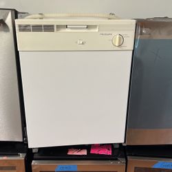 FRIGIDAIRE DISHWASHER 24”