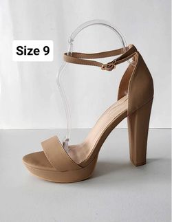 New women’s shoes size 9