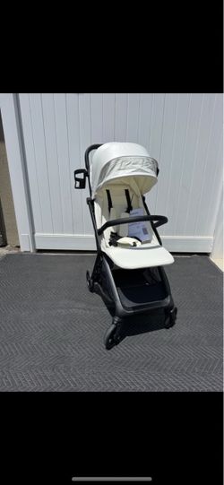 New Cream Icon Travel Strolled/ compact stroller/ fold up stroller/ airline approved
