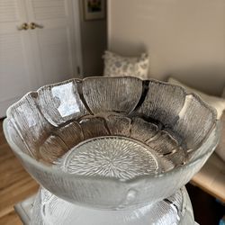 Set of 6: vintage Arcoroc Fleur salad clear glass bowls