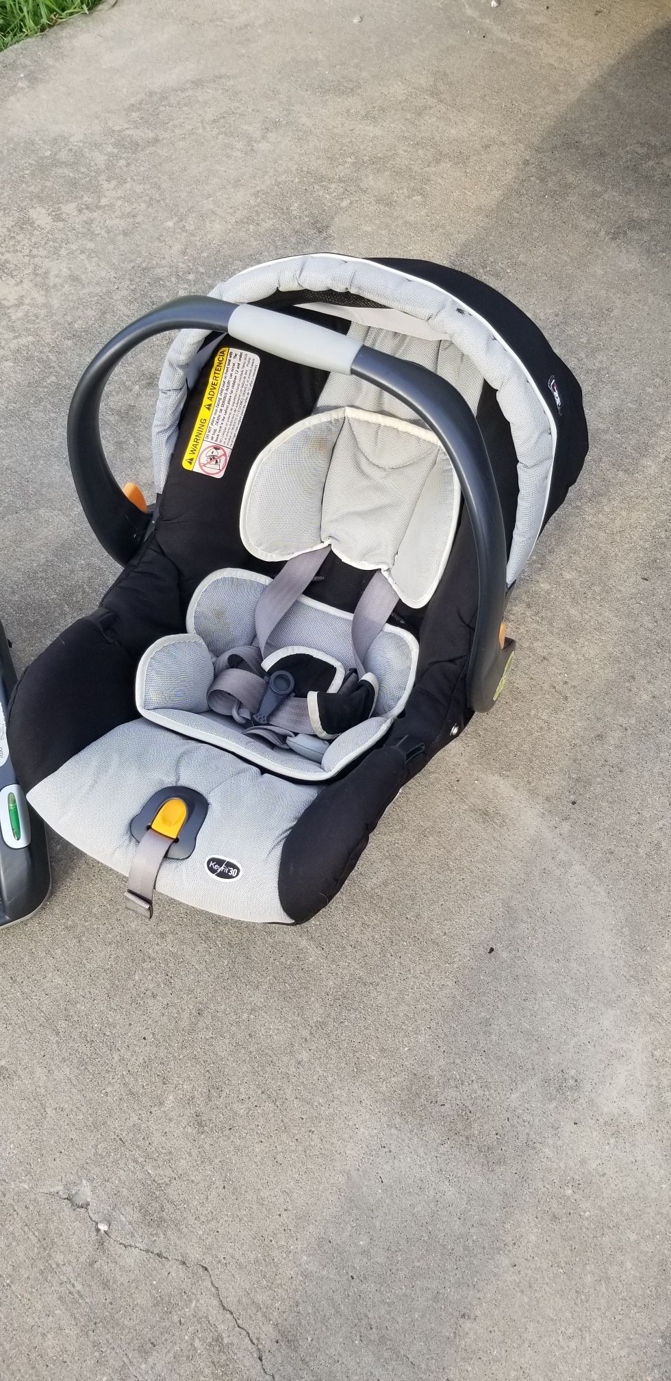 Car seat. No accidents. Great condition. Multiple recline adjustments. Adjusts to any vehicle. Chicco KeyFit30