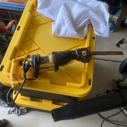 Dwalt Reciprocating Saw
