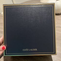 Estée Lauder gift box