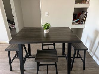 Square table