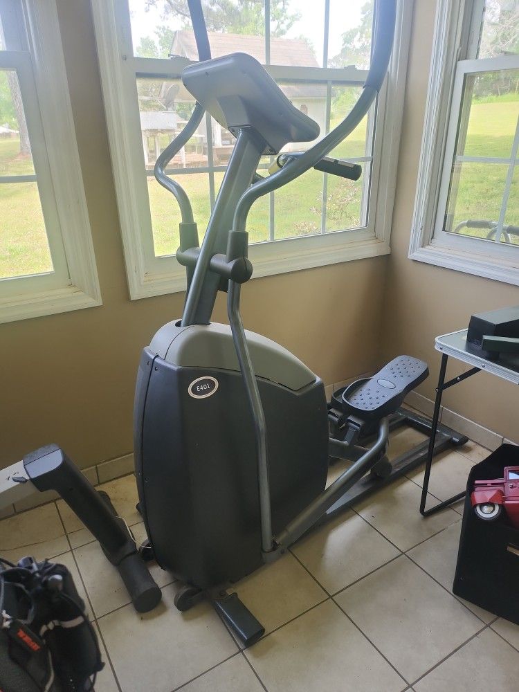 Horizon E401 Elliptical