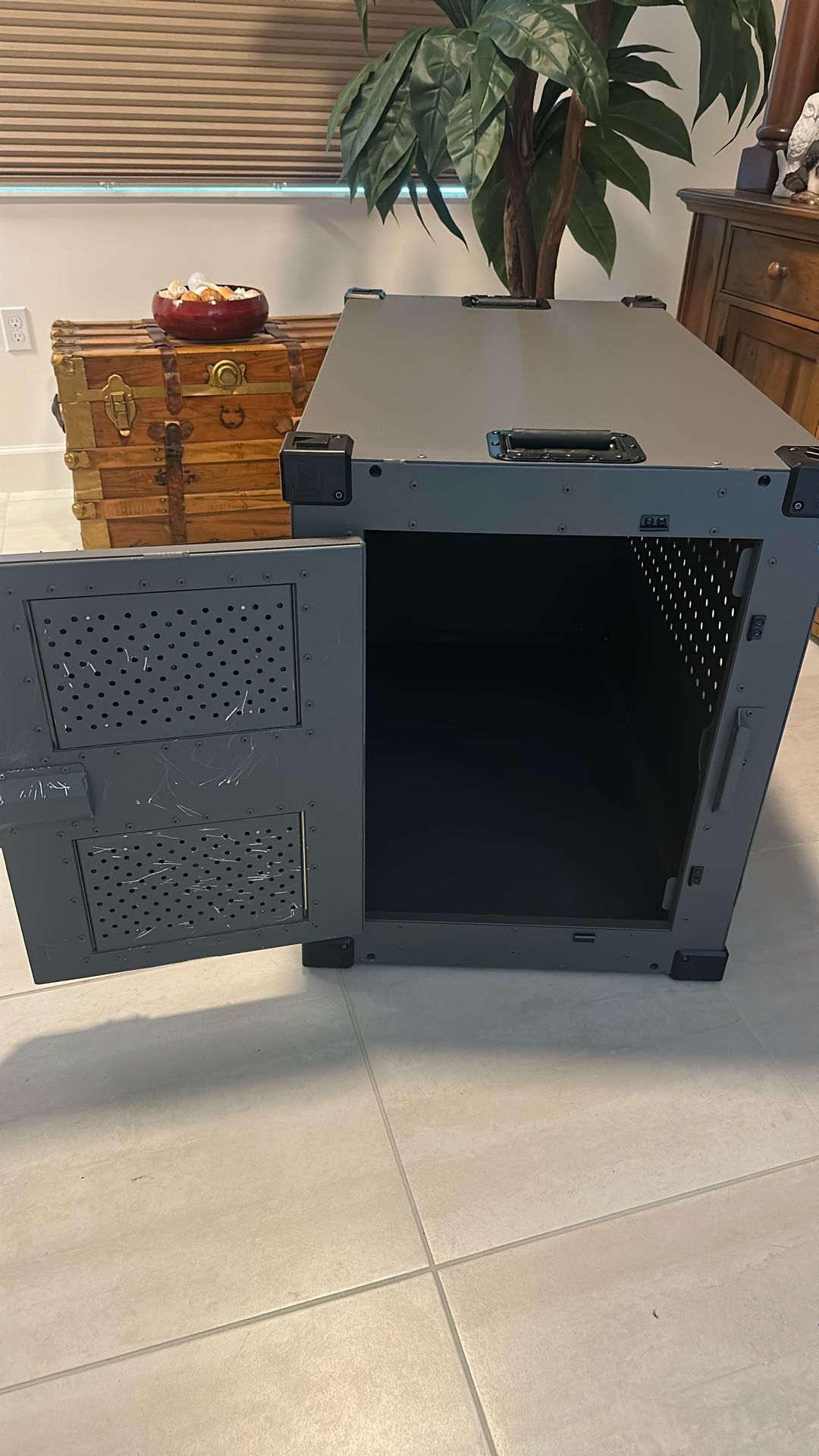 40’ Impact High Anxiety Dog Crate