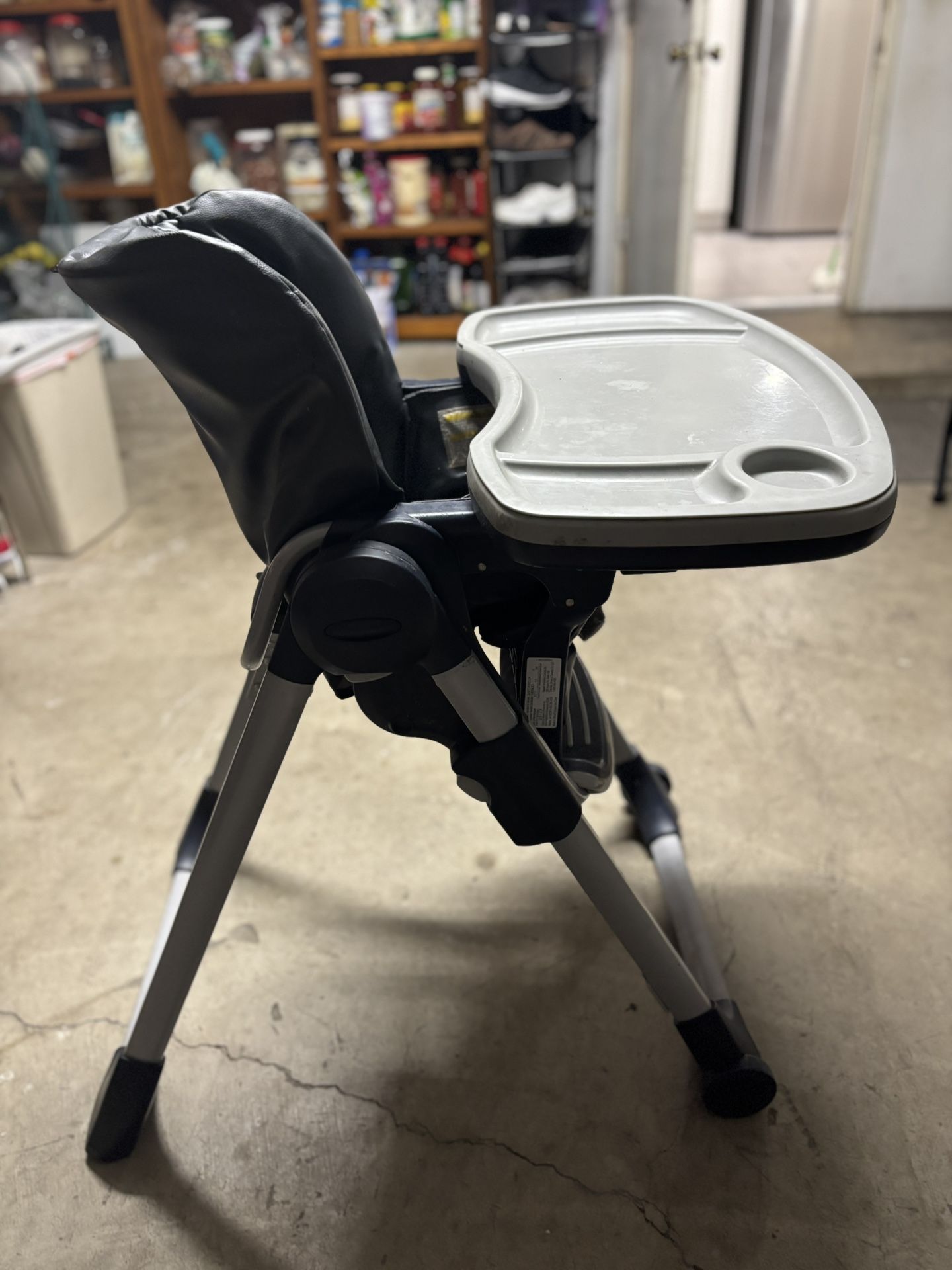 Graco high chair leather for babies and toddlers, 3-in-1 grow and go with tray and adjustable seat convertable