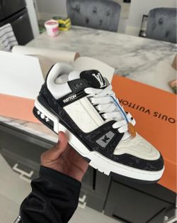 LV designer shoe