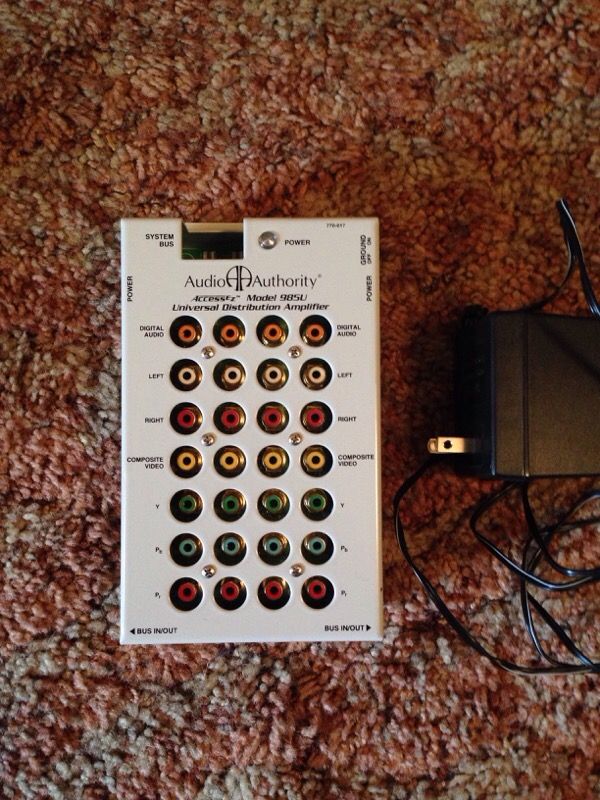 HDTV audio/video distribution amplifier