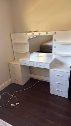 Amazon 8 drawer vanity desk with shelves