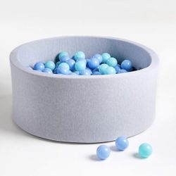 Baby Ball pit with balls