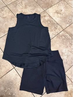 Women’s small workout set