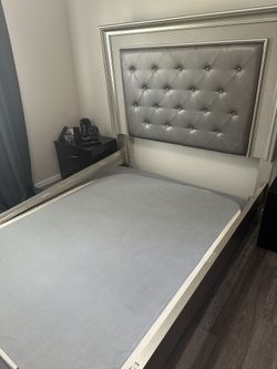 $100 Queen Bed