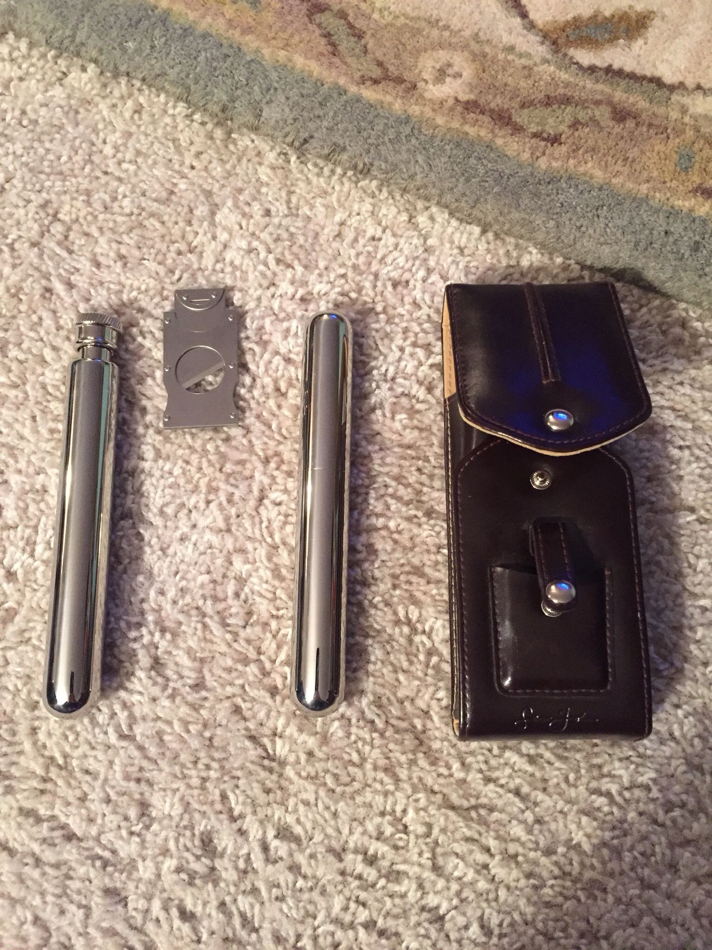 Sean John Cigar holder/cutter and flask