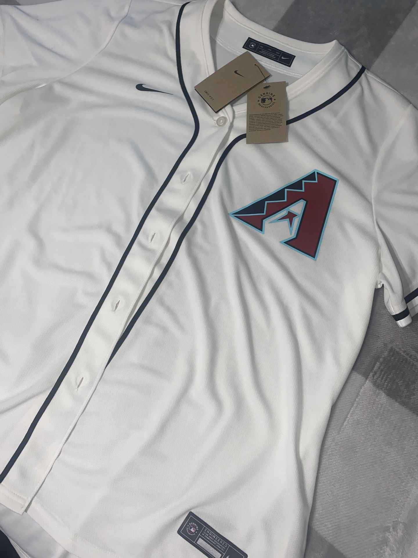 Women’s Dback Clothing