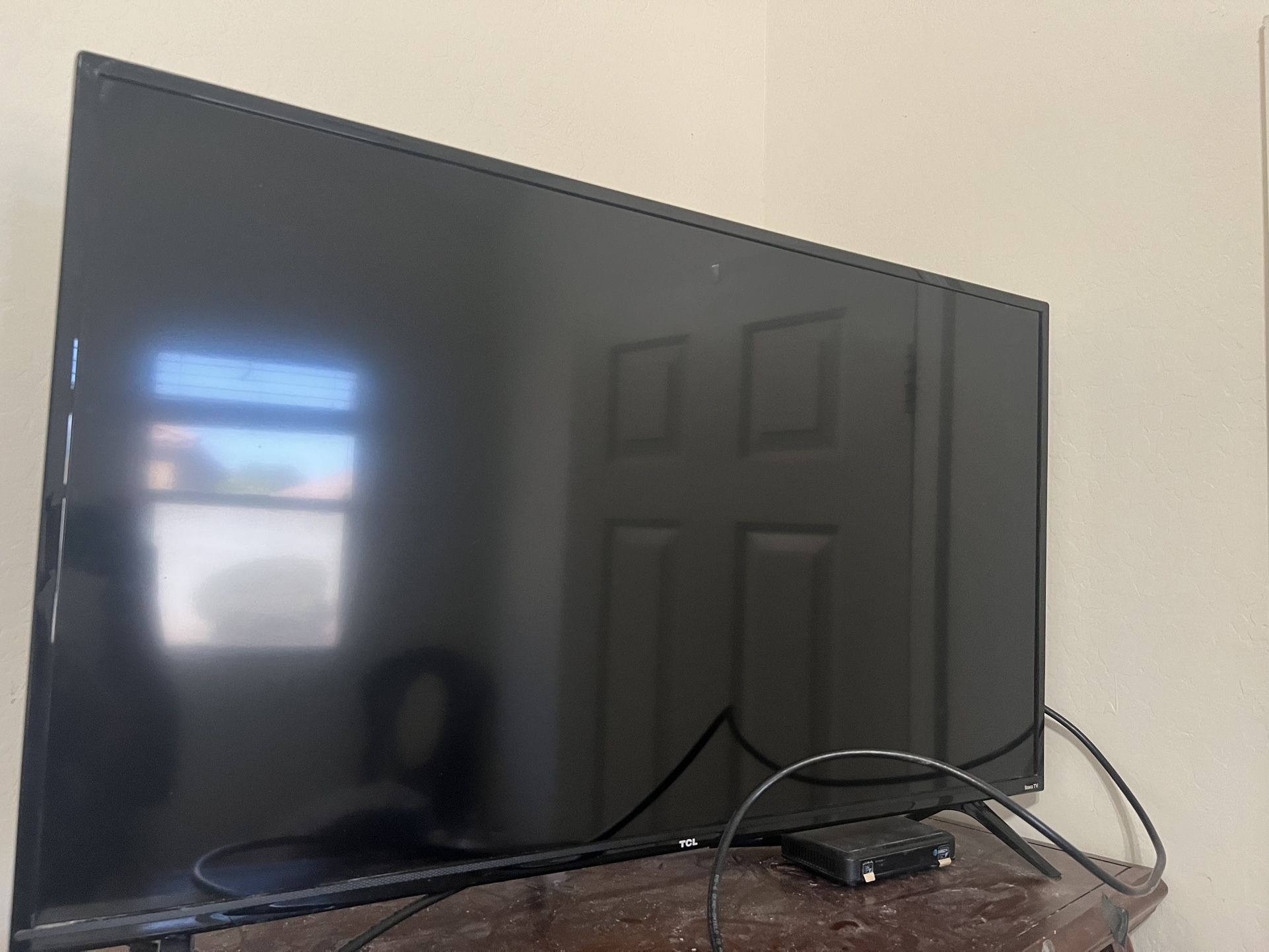 TCL Tv - 43 Inch With Roku Included 