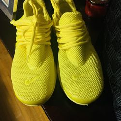 In Good Condition Yellow Nikes Womens Sneakers 
