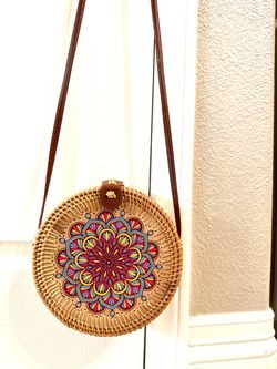 Round Rattan Crossbody Bag with Mandala Print