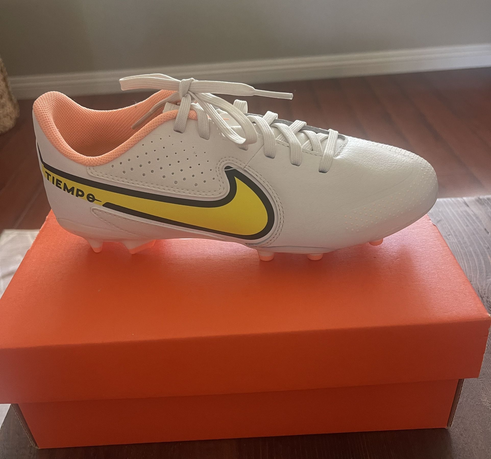 Nike Jr Legend 9 Academy FG/MG Soccer Cleats
