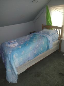 Twin bed