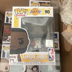 Funko Pop Lebron James Lakers